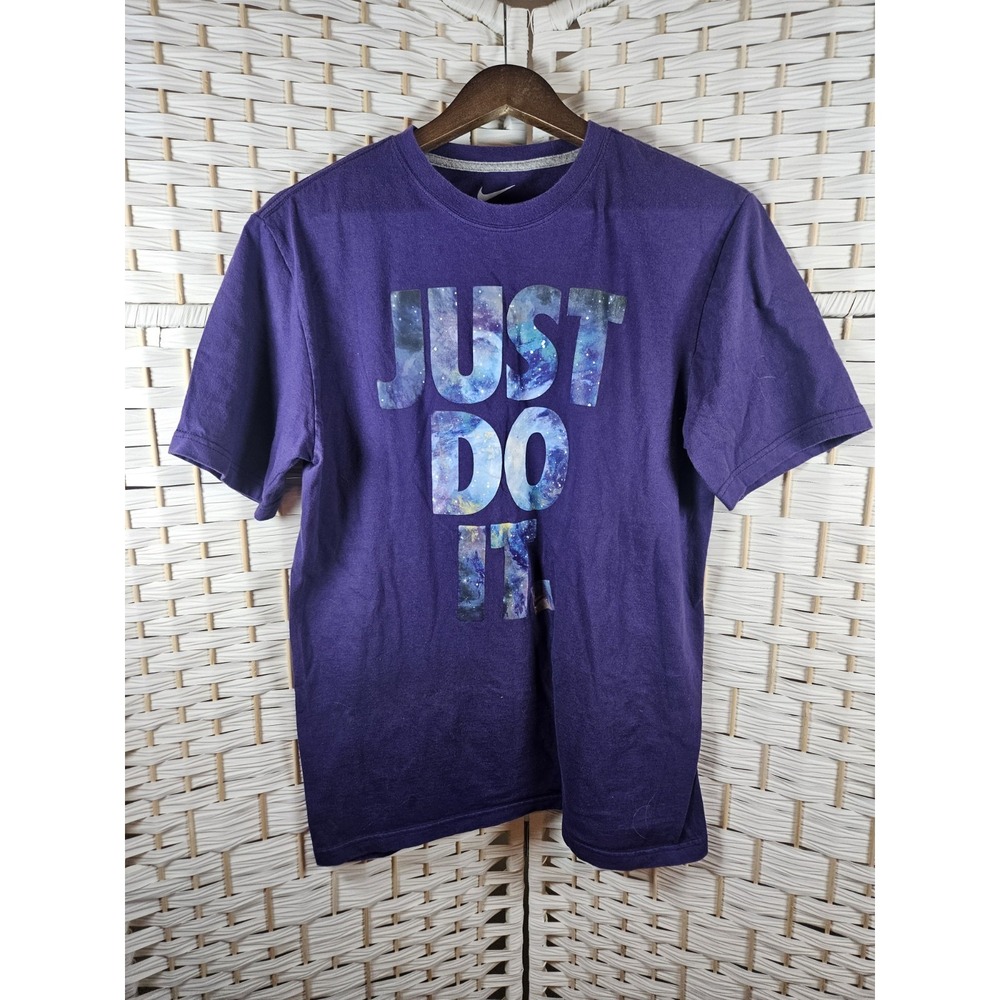 Nike Just Do It Mens Purple Galaxy Short Sleeve T-Shirt Size M